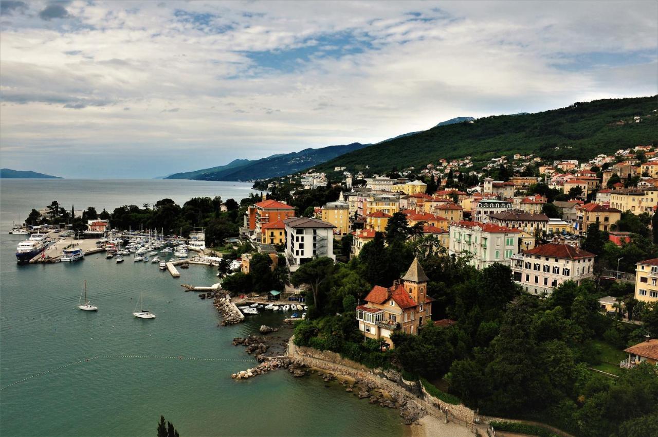Apartment Zdenka - 100 M From The Beach Opatija Ngoại thất bức ảnh