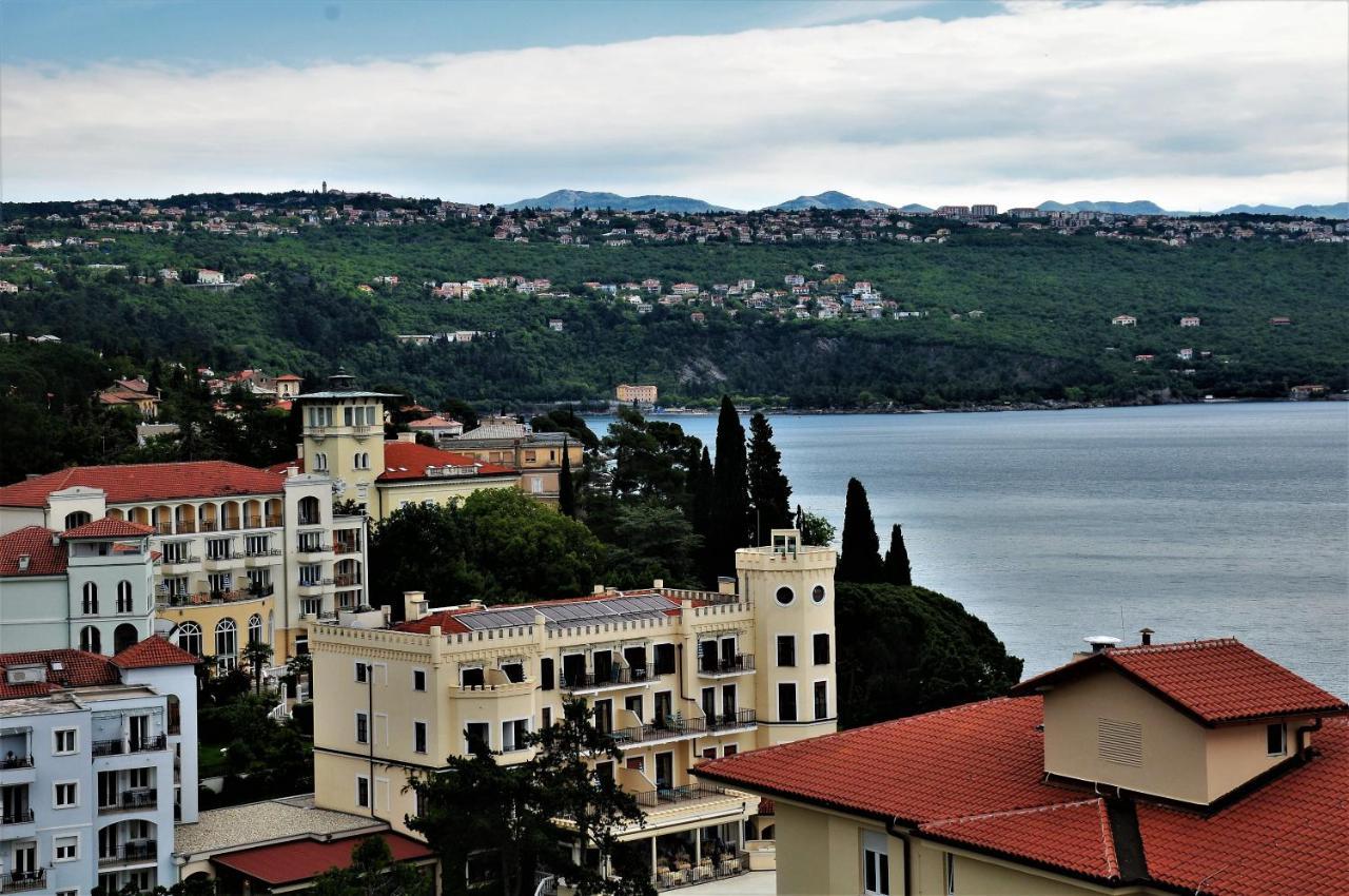 Apartment Zdenka - 100 M From The Beach Opatija Ngoại thất bức ảnh