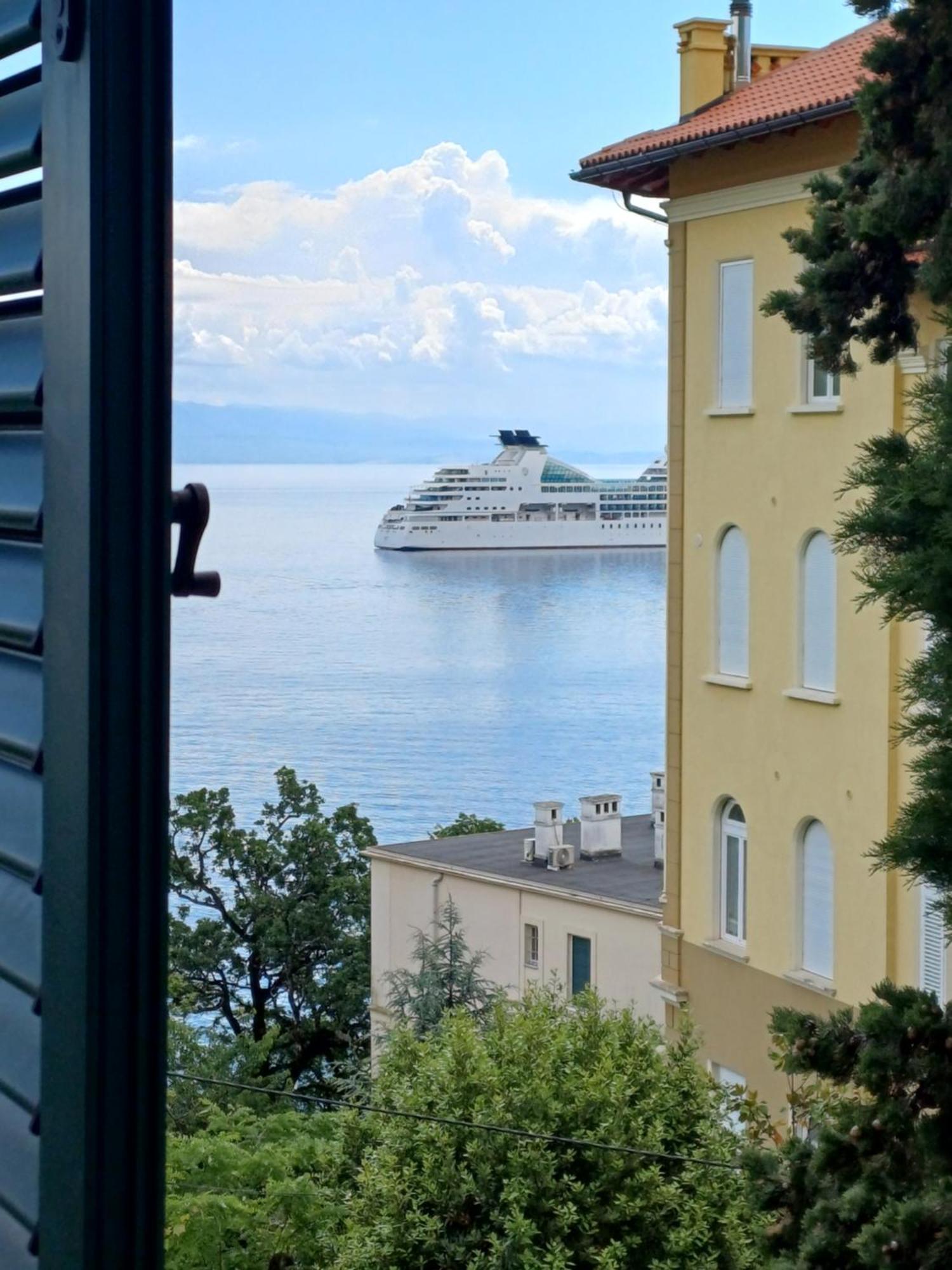 Apartment Zdenka - 100 M From The Beach Opatija Ngoại thất bức ảnh